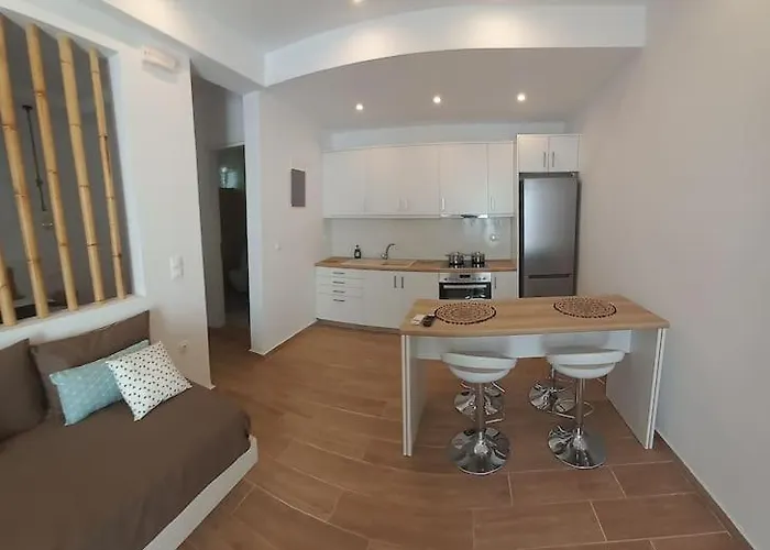 Deja Vu ευχάριστο σπίτι στο κέντρο του νησιού ίου Lägenhet